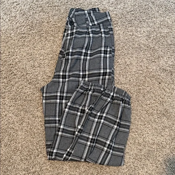 ROMWE Black and White Plaid Pants - Picture 5 of 6
